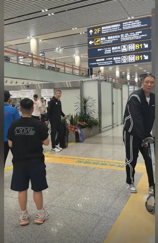 div, 中国男篮凌