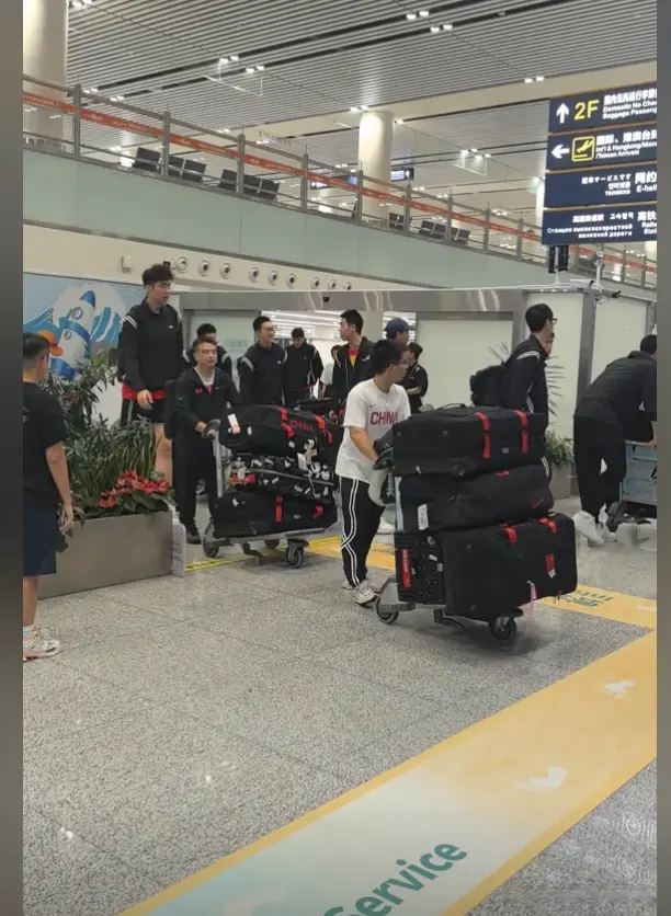 接机, 却没人接机