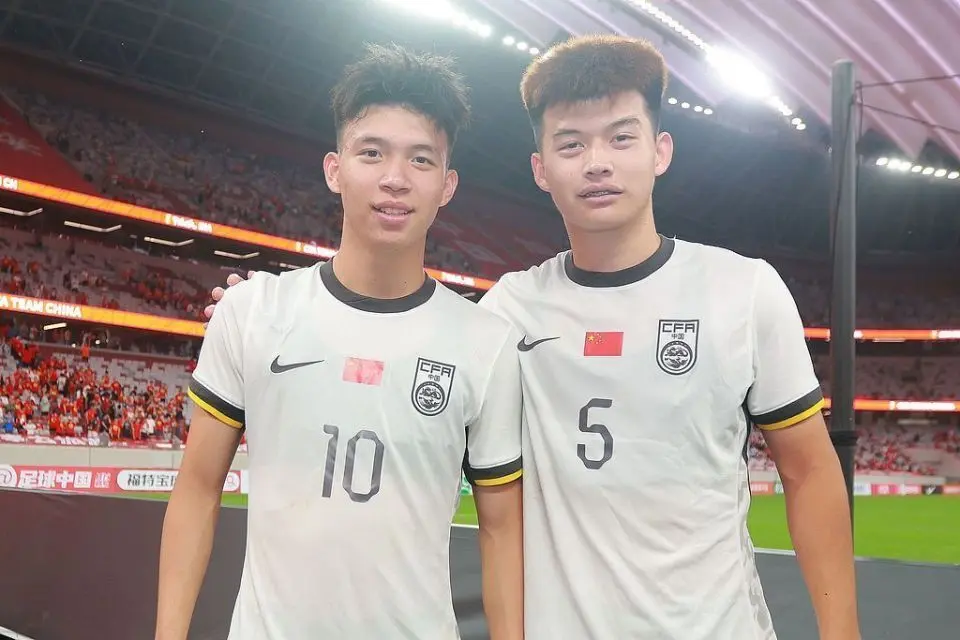 手中, 利好的是 手中, 利好的是