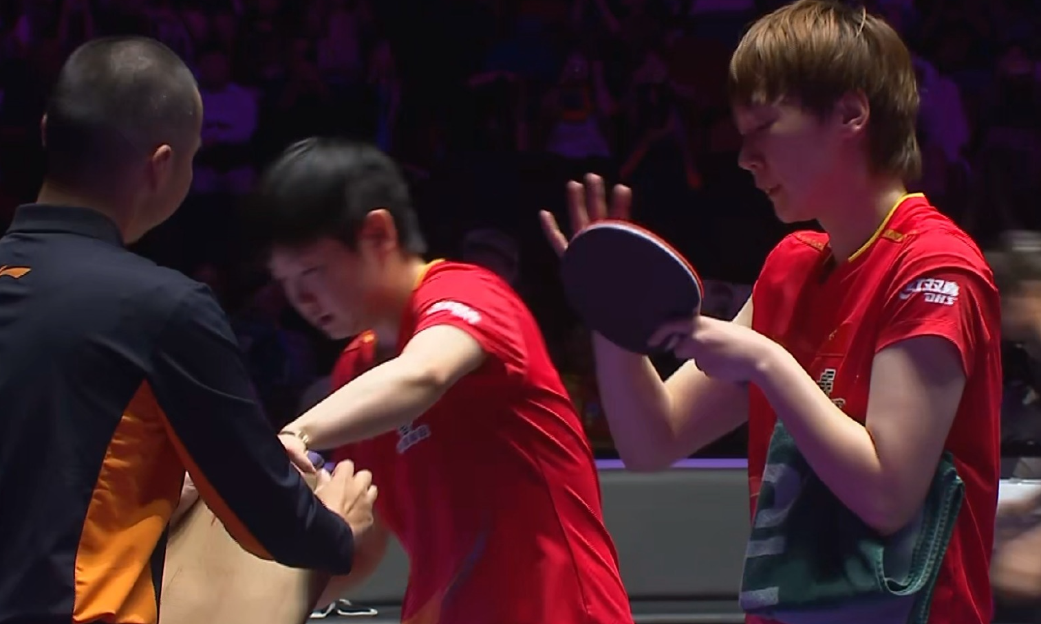 连续发两个, 奖典礼上全